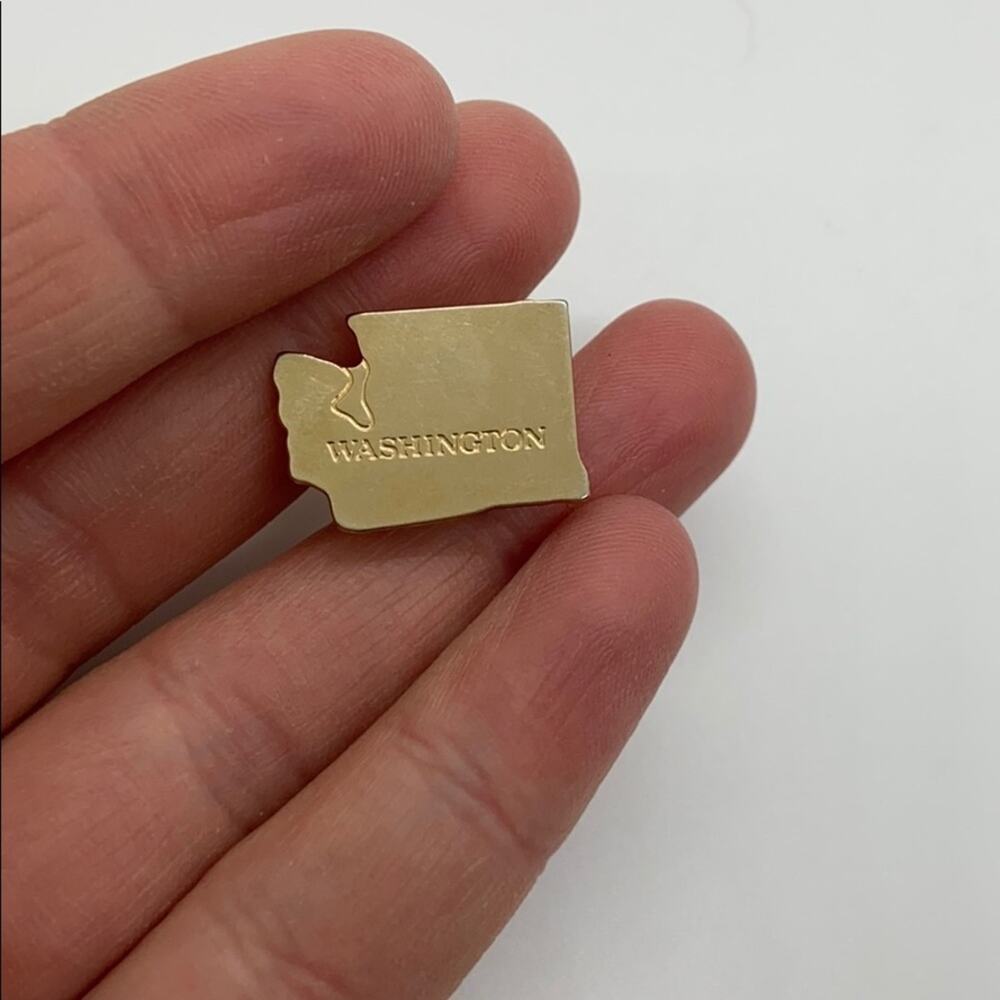 Gold Washington state pin